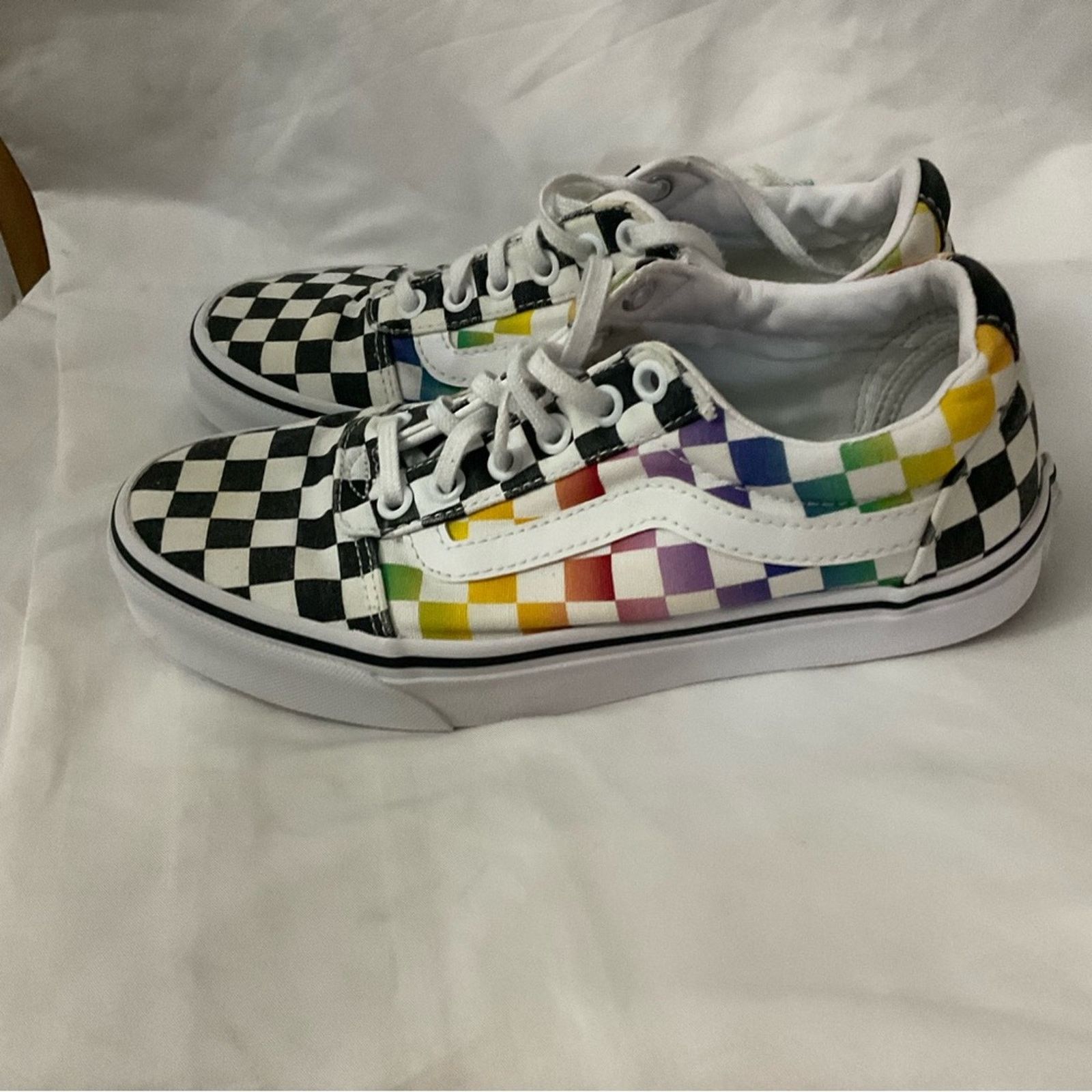 Vans Vans Ward Rainbow Checkerboard Low Top Lace Up Sneaker 6.5 Size US 6.5 / IT 36.5 - 2 Thumbnail