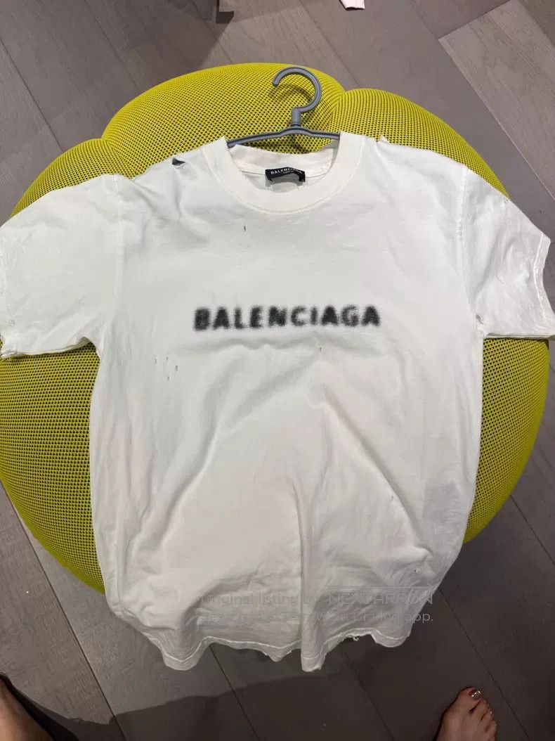 Balenciaga Balenciaga White Short Sleeve T-Shirt with Hole Size US S / EU 44-46 / 1 - 1 Thumbnail