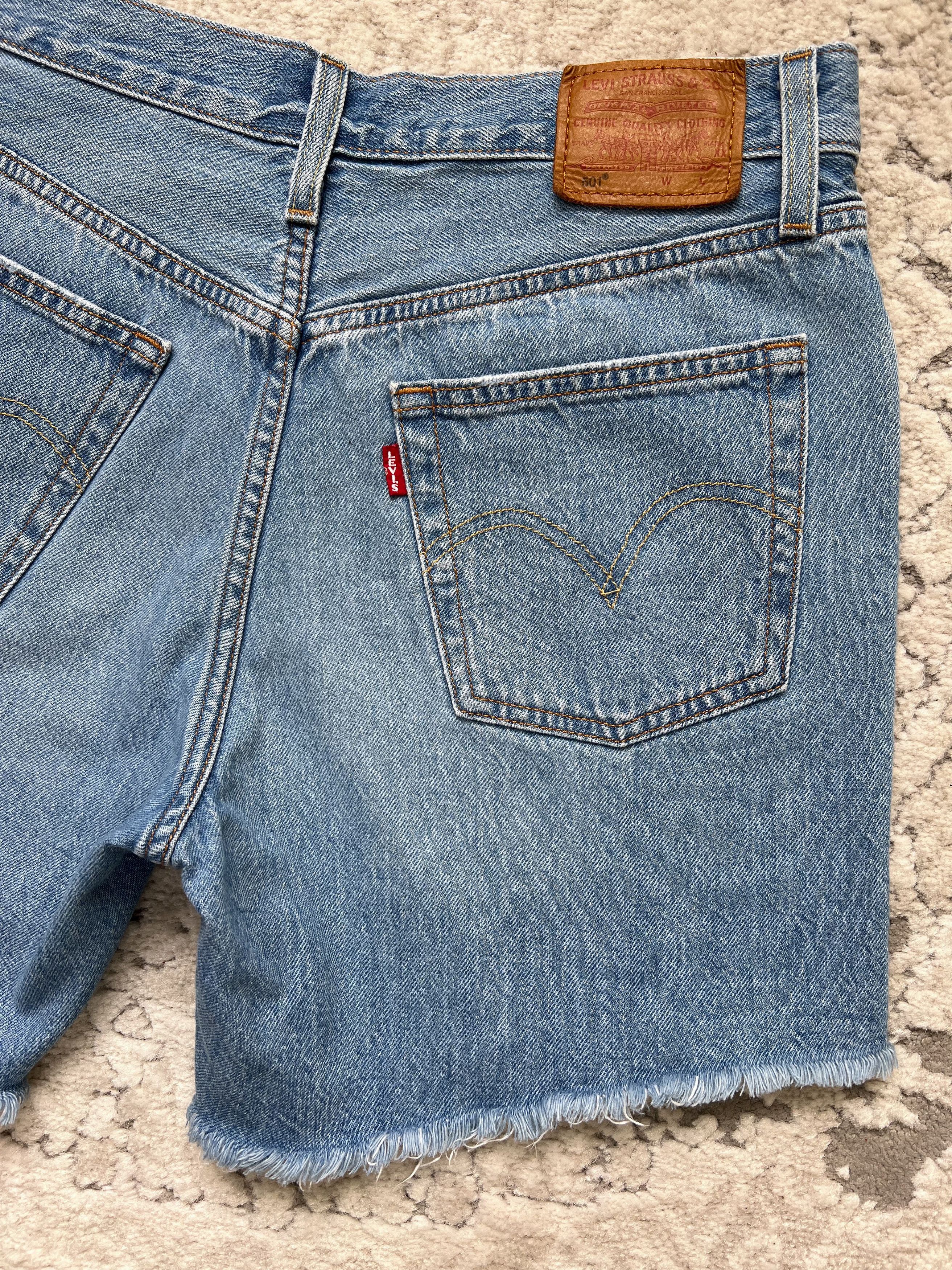 Levi's Levi’s 501 Women Distressed Denim Shorts 31"-32" Size 31" - 11 Thumbnail