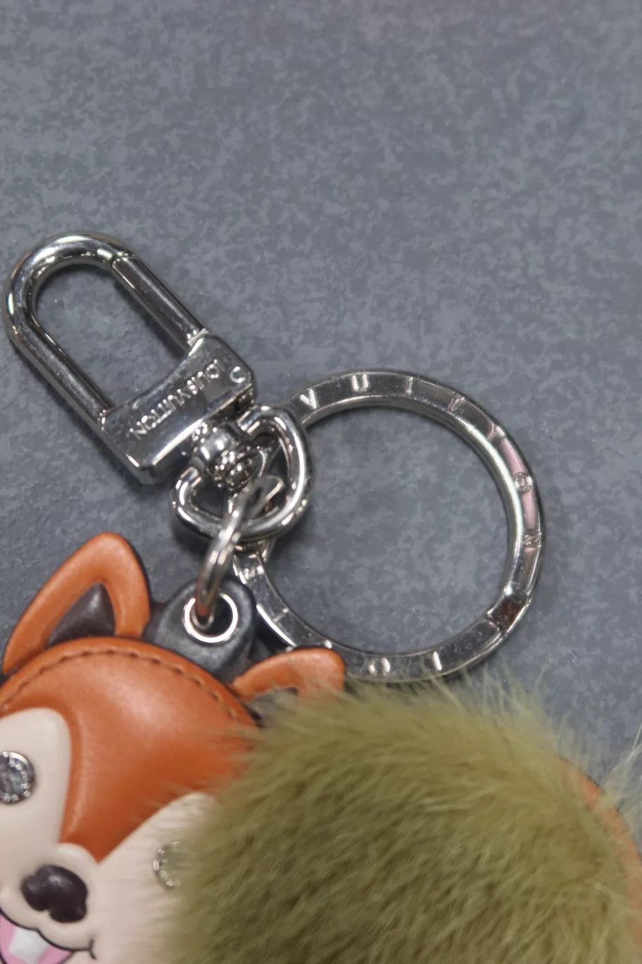 Louis Vuitton Louis Vuitton Squirrel Charm Keychain Pre-Owned Size ONE SIZE - 3 Thumbnail