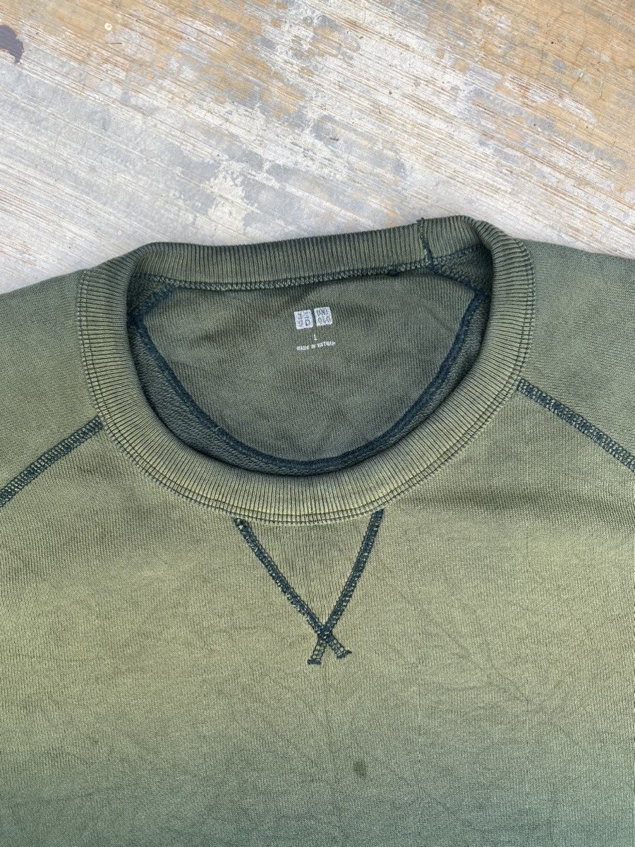 Uniqlo Distressed Uniqlo Sun Faded Crewneck Size US L / EU 52-54 / 3 - 3 Thumbnail