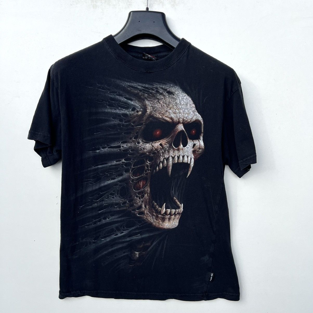 Vintage Vintage Y2K Spiral Scream Skull HorrorRock Tee Shirt Size US L / EU 52-54 / 3 - 1 Thumbnail