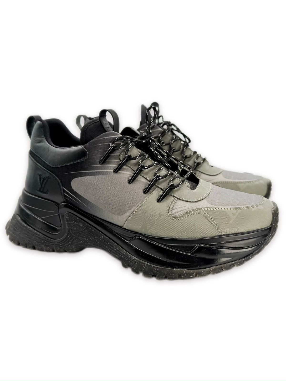AW18 Louis Vuitton ‘Run Away Pulse’ Black Gradient Sneakers