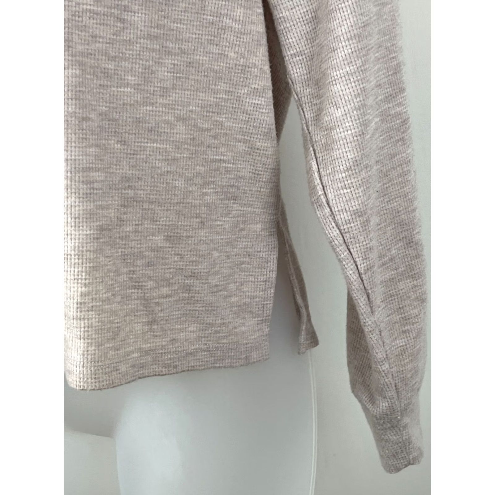 Victoria's Secret Victoria's Secret Top Womens XS Henley Long Sleeve Beige Waffle Knit Pullover Shirt Size XS / US 0-2 / IT 36-38 - 4 Thumbnail