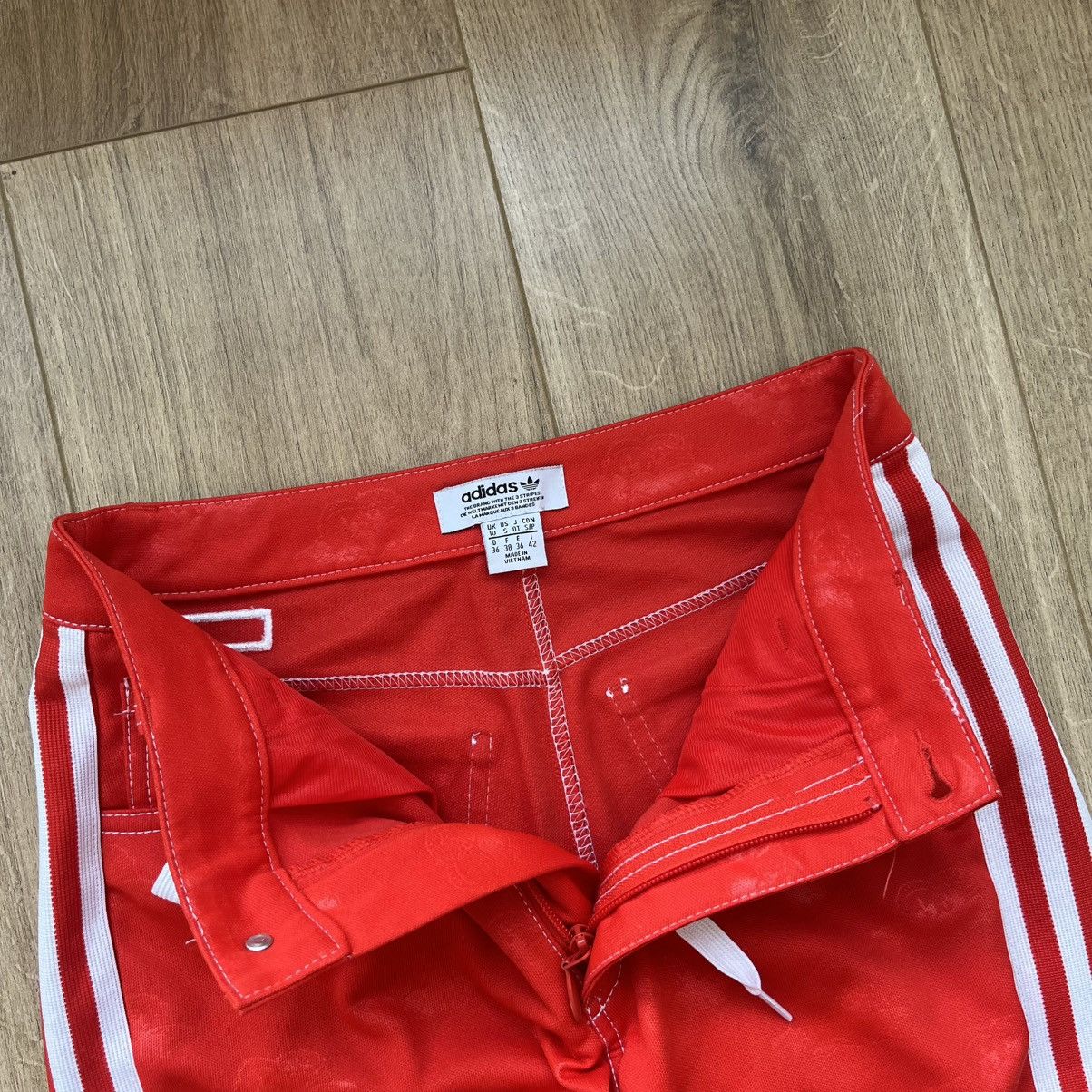 Adidas Adidas x Fiorucci Red Zip Ankle Angel Embossed Print Jogger Size 28" / US 6 / IT 42 - 5 Thumbnail