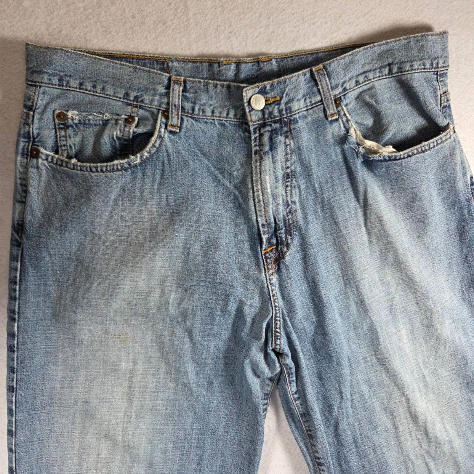 Lucky Brand Vtg Lucky Brand Jeans Mens 34 Light Blue Denim Distressed Size US 34 / EU 50 - 9 Thumbnail