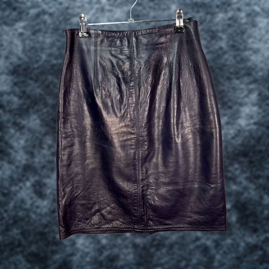 Vintage VINTAGE Lanna Skirt Leather Pencil Black 4 Womens Knee Length Zipper Lined Measurements Made In USA Mens? Size 27" / US 4 / IT 40 - 1 Thumbnail