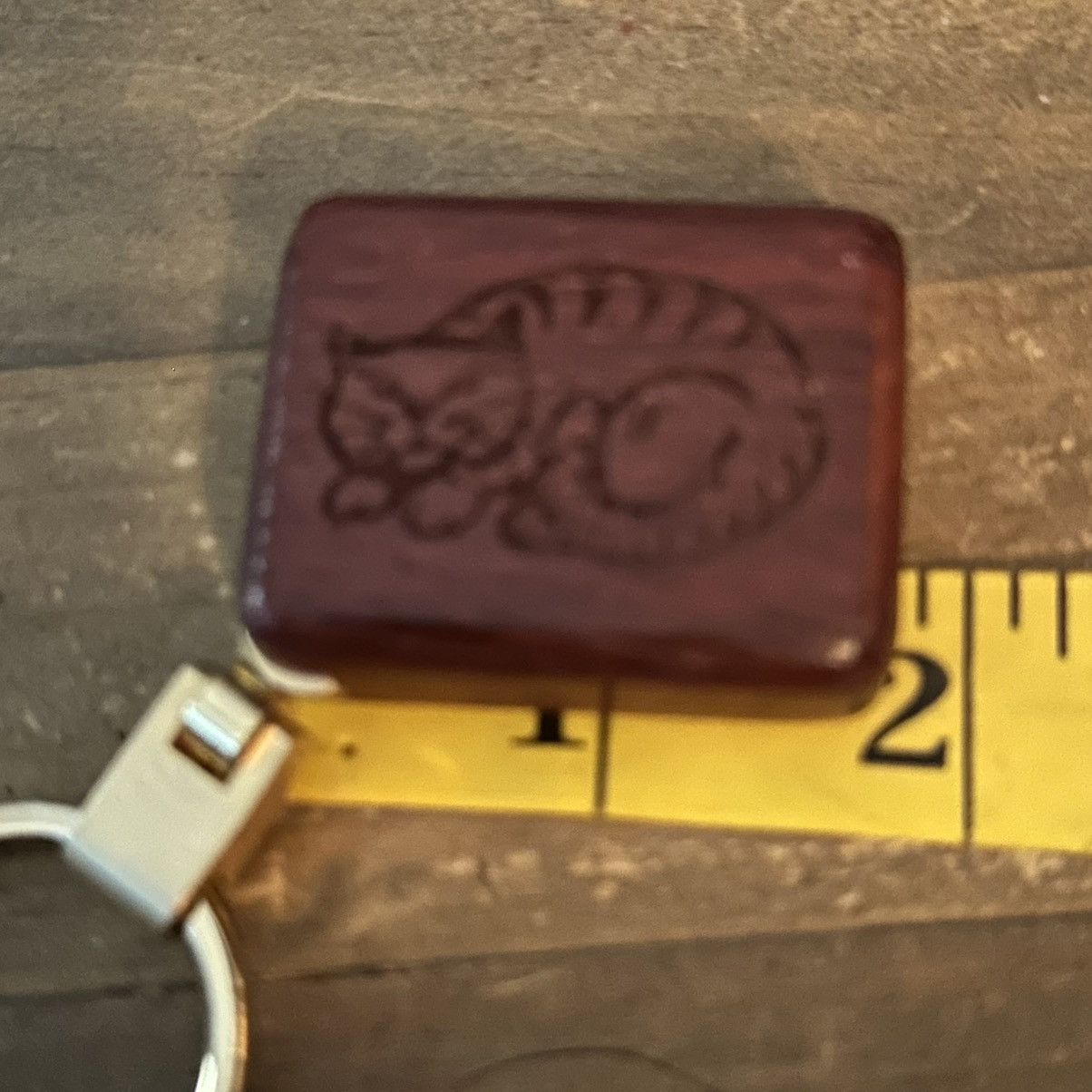 Vintage Vintage wooden etched cat box keyring Size ONE SIZE - 2 Thumbnail