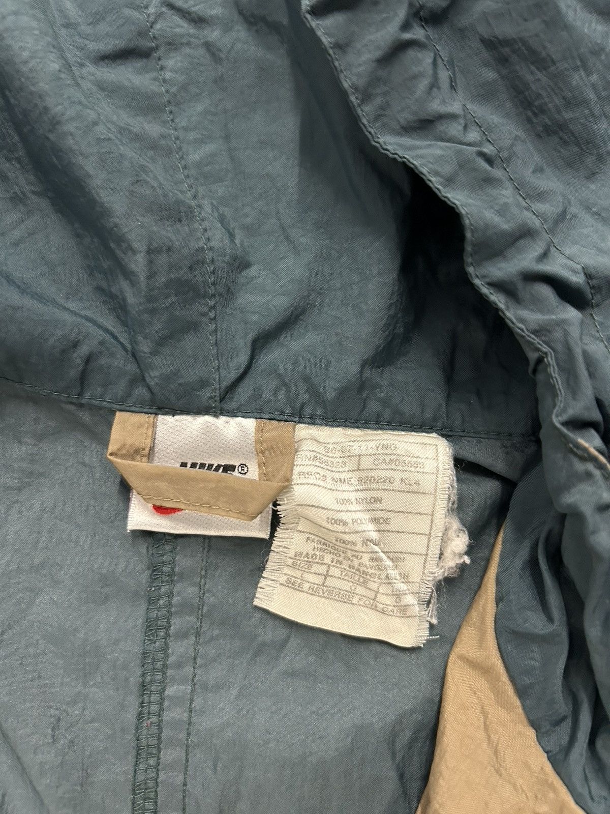 Nike × Vintage Vintage Nike Windbreaker BIG GREEN Swoosh Jacket Large Size US L / EU 52-54 / 3 - 3 Thumbnail