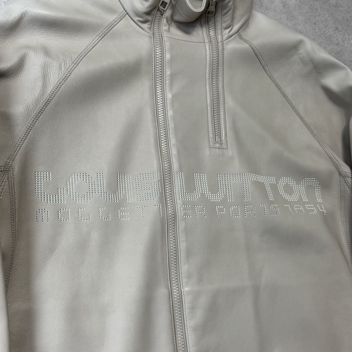 Louis Vuitton Louis Vuitton perforated zip leather jacket Size US M / EU 48-50 / 2 - 3 Thumbnail