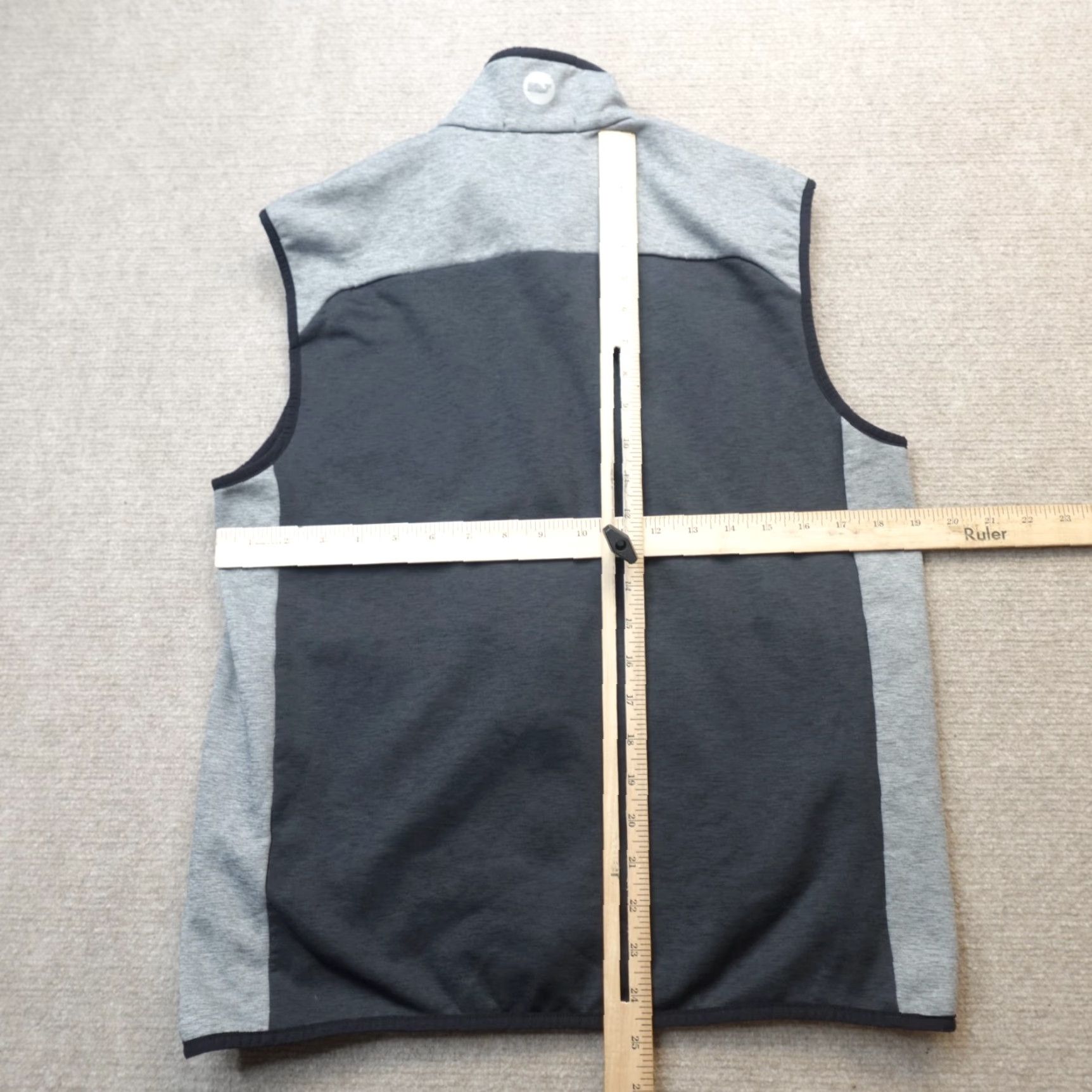 Vineyard Vines Vineyard Vines Vest Small Gray Full Zip College University of Maryland Men Regular S Gray Quilted Logo Embroidered Full Zip Activewear Vest? Size US S / EU 44-46 / 1 - 5 Thumbnail