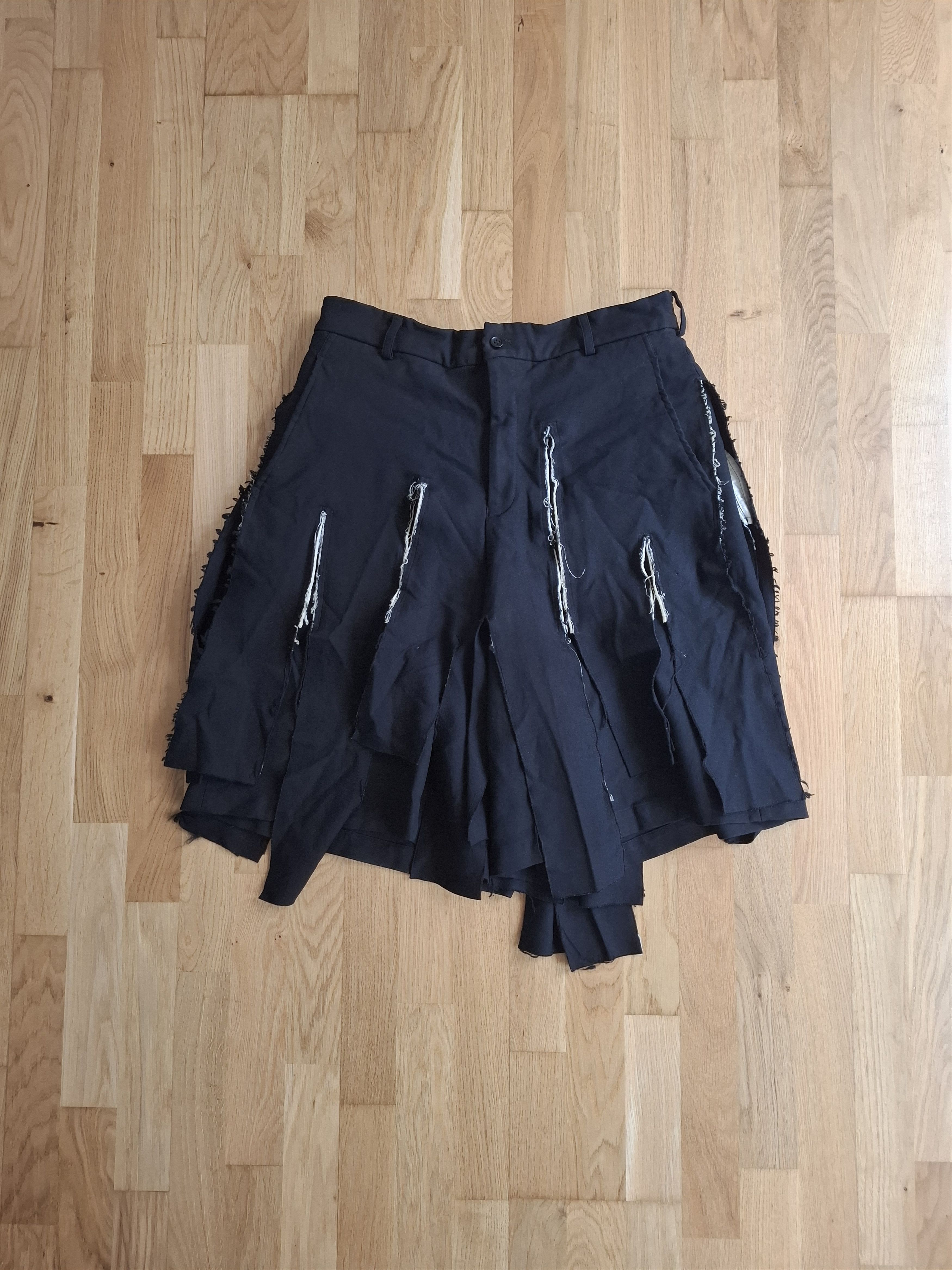 Comme des Garcons Black BLACK Comme des Garçons distressed tailored shorts Size US 30 / EU 46 - 1 Thumbnail
