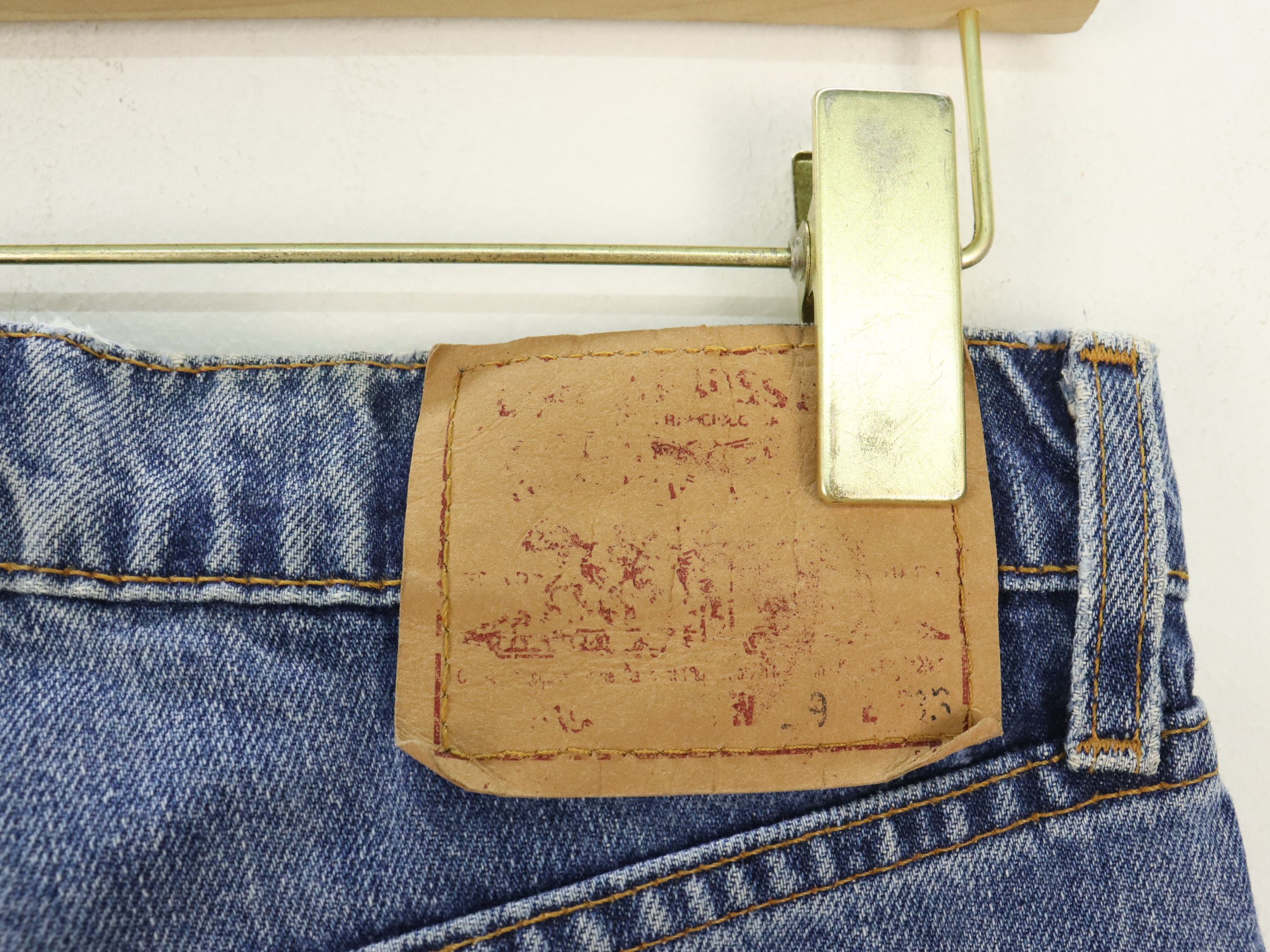Vintage Levis 519 Distressed Seasoned Denim Jeans