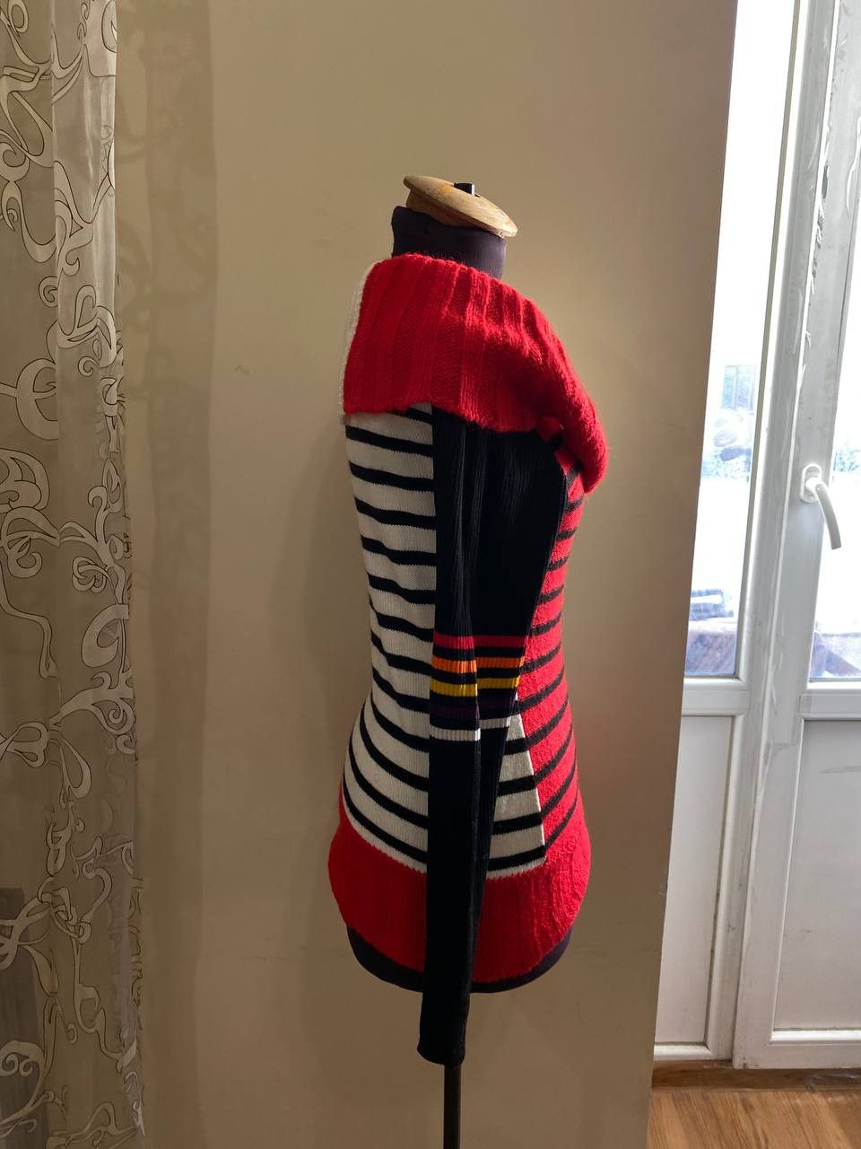 Miss Sixty MISS SIXTY Wool Blend Knit Sweater Cut-Out Waist Ring Detail Size L / US 10 / IT 46 - 4 Thumbnail
