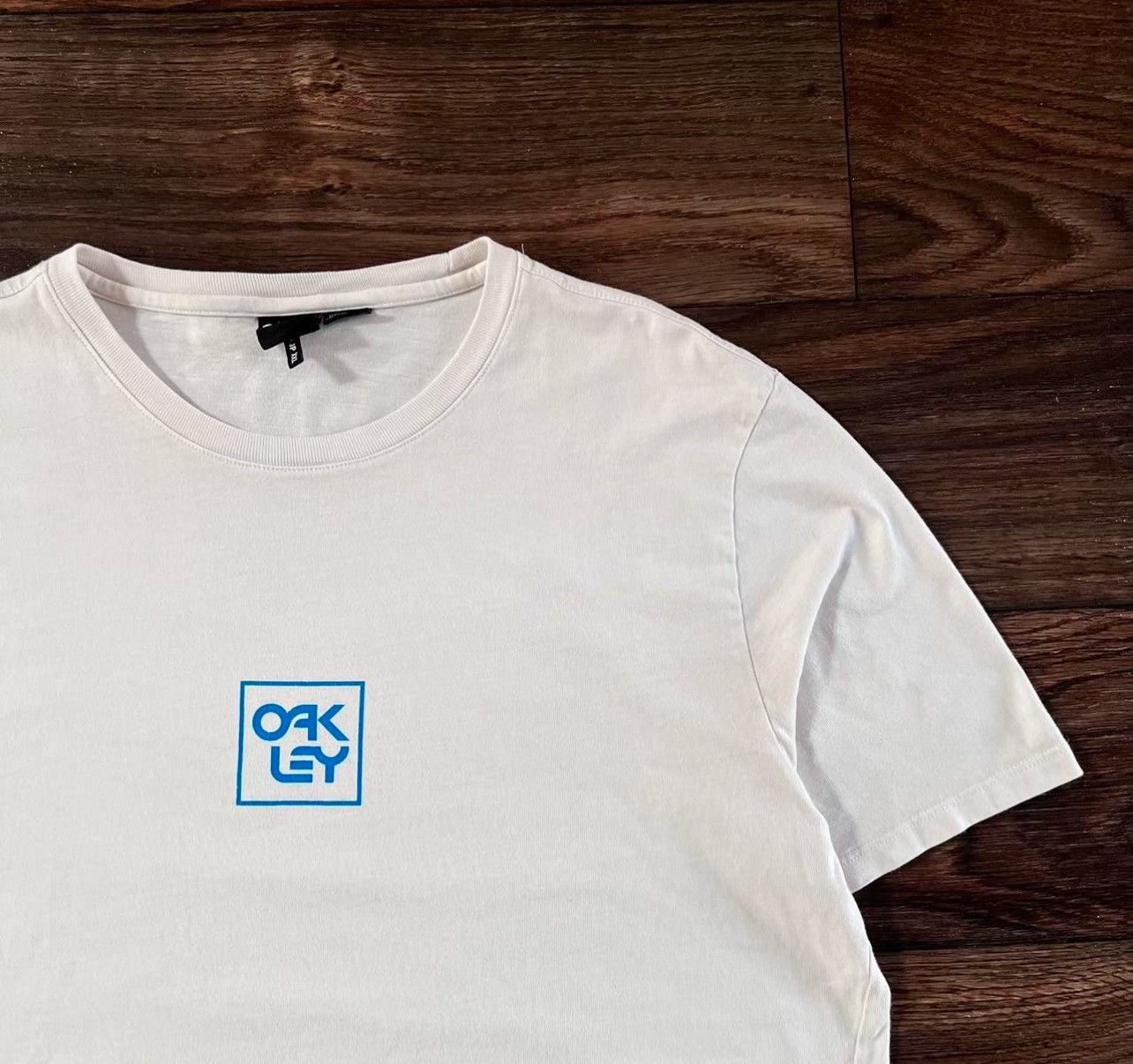 Oakley Late 2000s Oakley Box Logo Basic Graphic Tshirt Size US L / EU 52-54 / 3 - 2 Thumbnail