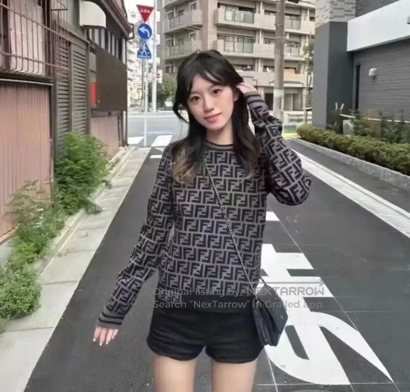 Fendi Fendi Black Gray Knitted Top for Women . Size M / US 6-8 / IT 42-44 - 8 Thumbnail