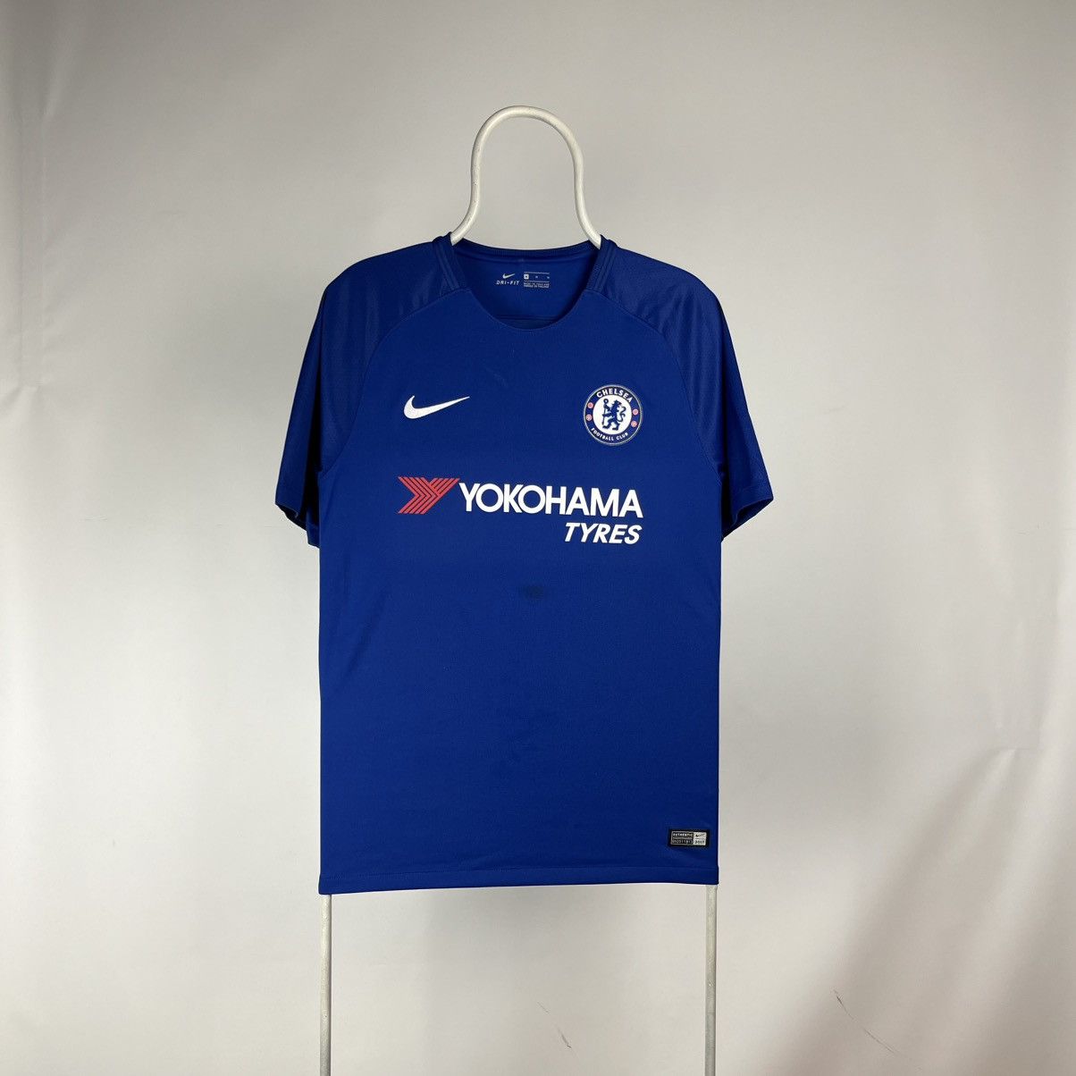 Nike CHELSEA 2017 2018 HOME FOOTBALL SHIRT SOCCER JERSEY NIKE Size US M / EU 48-50 / 2 - 1 Thumbnail