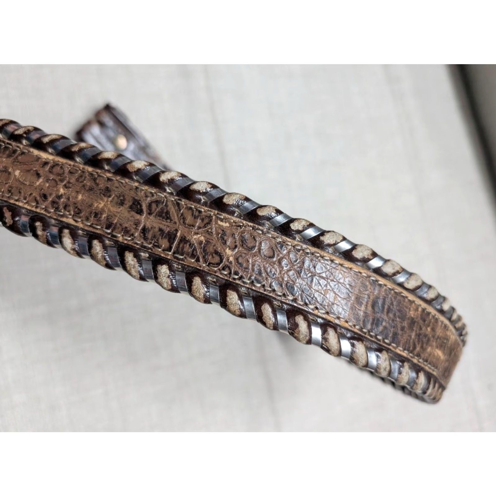 Vintage VINTAGE Circle Y belt Western Men 38 Brown Cowhide Leather Alligator Embossed Buckle Western Belt Mens Size 38 - 7 Thumbnail