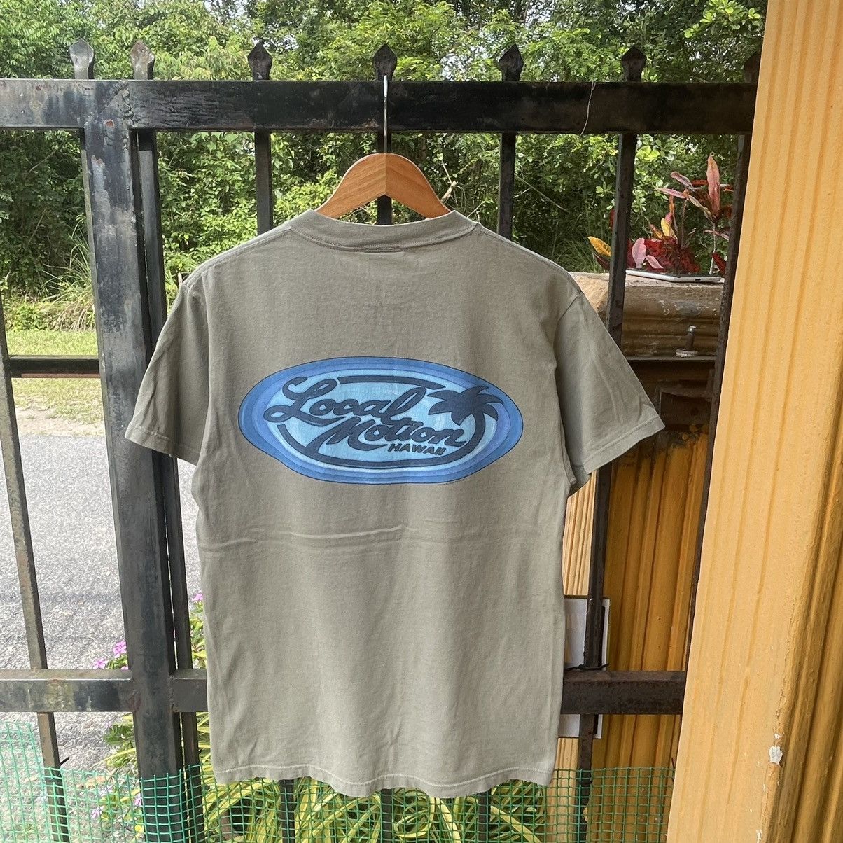 Other 🔥Vintage 90s Local Motion Big Spellout Surf Skate Tee Size US M / EU 48-50 / 2 - 1 Thumbnail
