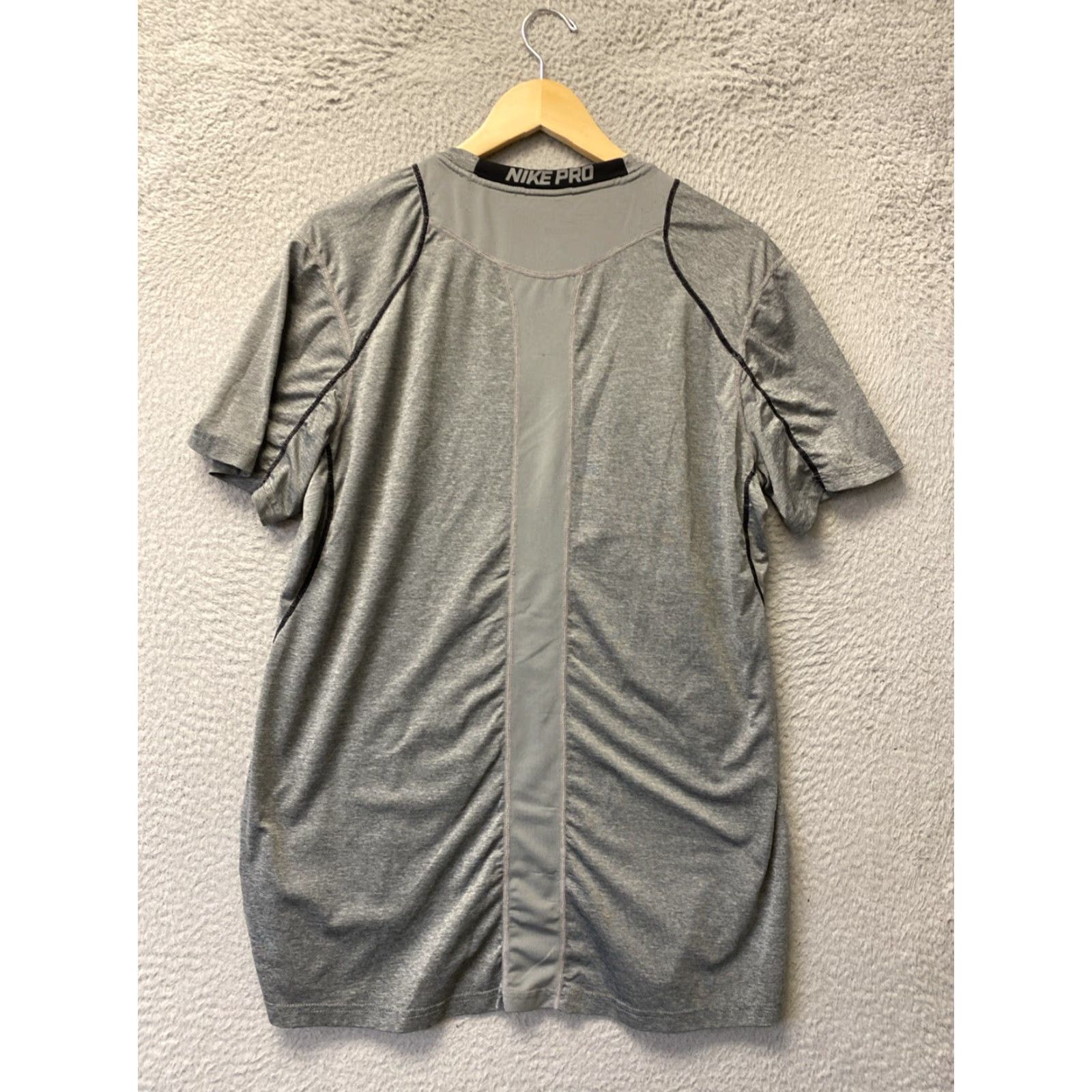 Nike Nike Pro Dri-Fit T-Shirt Men Large Gray Athletic Training Shortsleeve Crew Neck Logo Swoosh Size US L / EU 52-54 / 3 - 7 Thumbnail