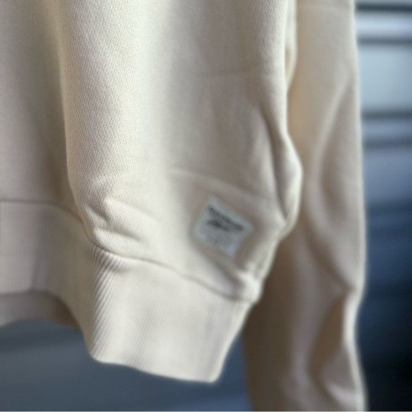 Reebok NWT REEBOK CROPPED CREAM HOODIE SZ MEDIUM M Size M / US 6-8 / IT 42-44 - 5 Thumbnail