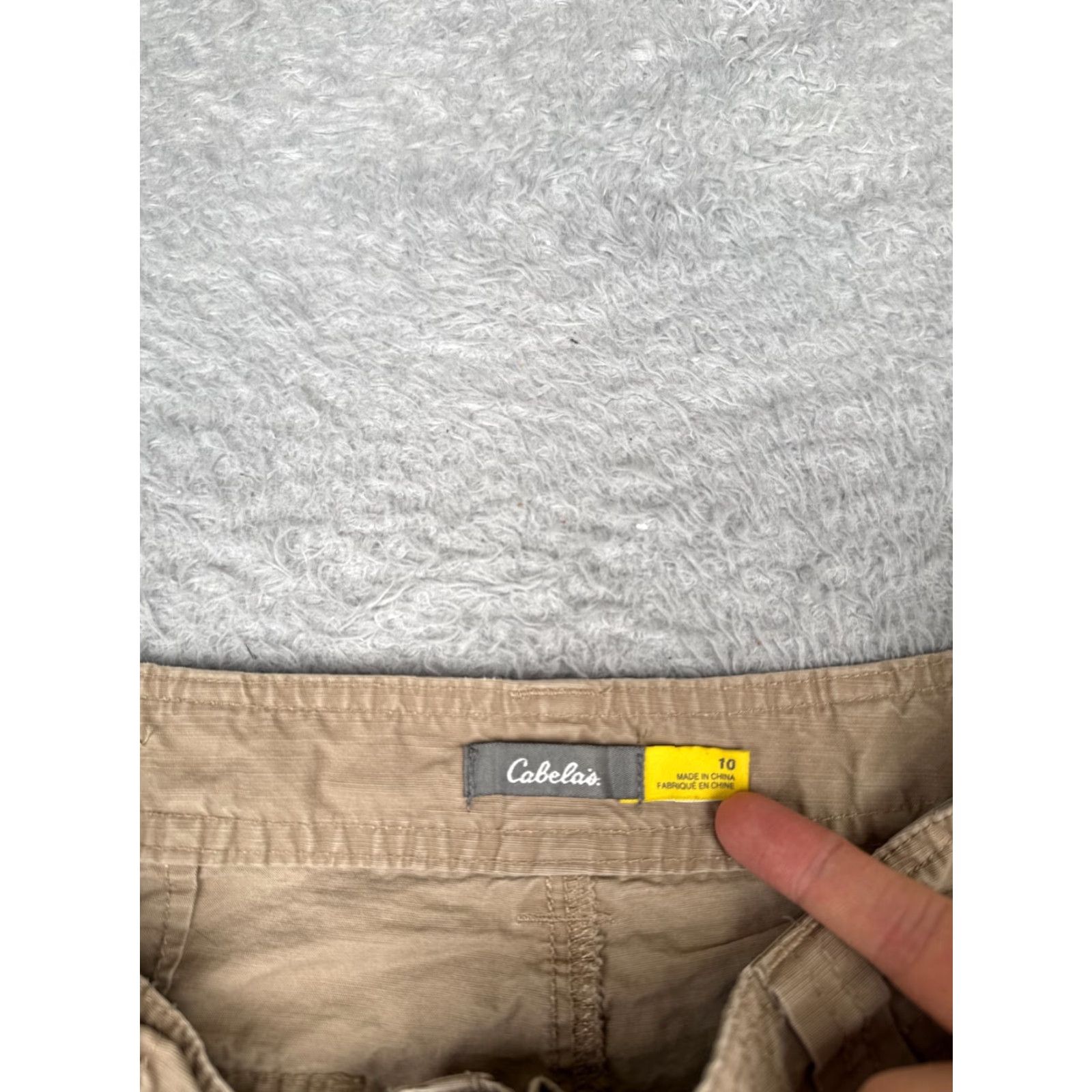 Vintage Cabela's Shorts Women 10 Beige Cargo Cotton Blend Hiking Camping Casual 32x5 Cargo Pocket Elastic Waist Flat Front Size 32" / US 10 / IT 46 - 7 Thumbnail