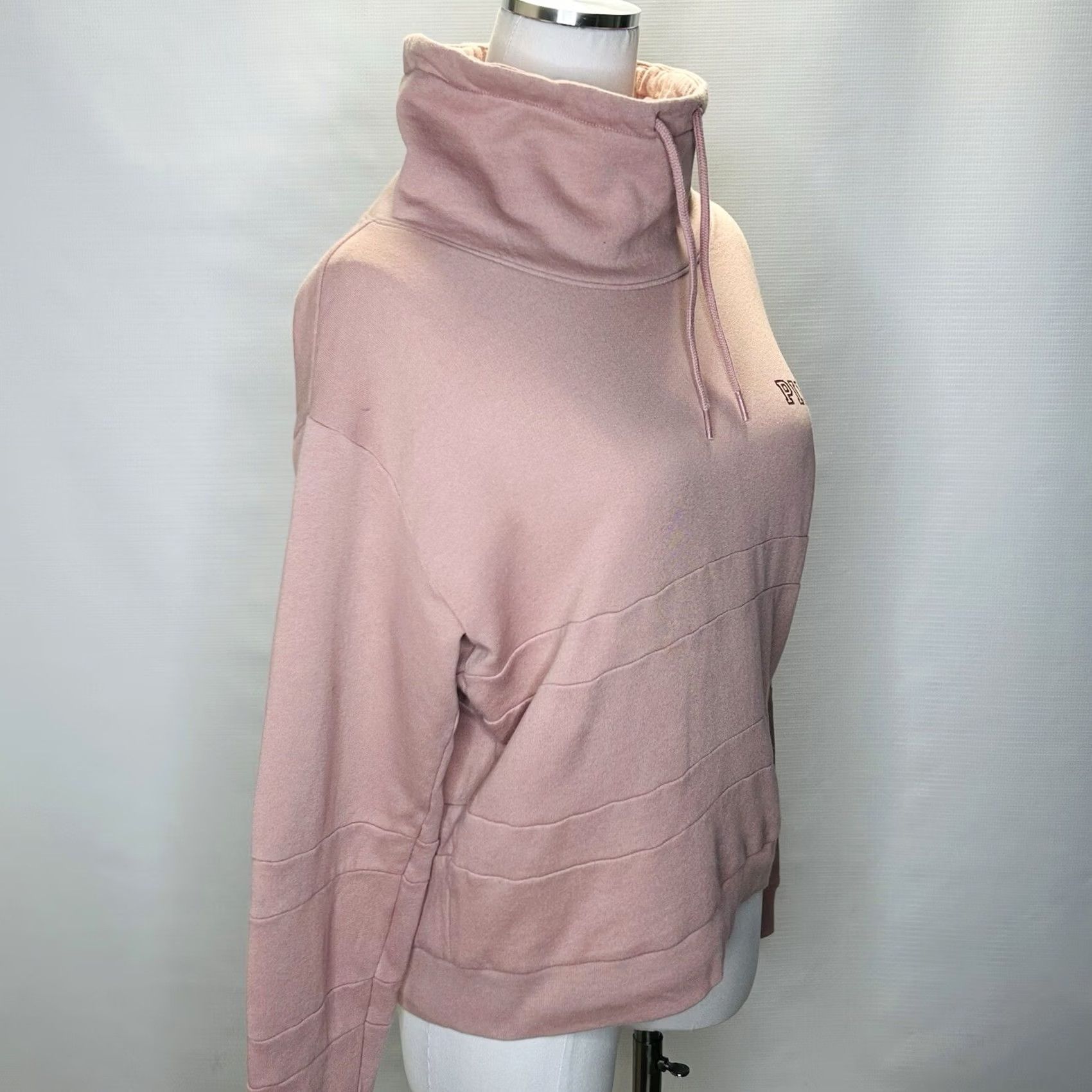 Victoria's Secret VINTAGE Victoria's Secret Pink Sweatshirt Pullover Cowl Neck Womens Size Small Size S / US 4 / IT 40 - 2 Thumbnail