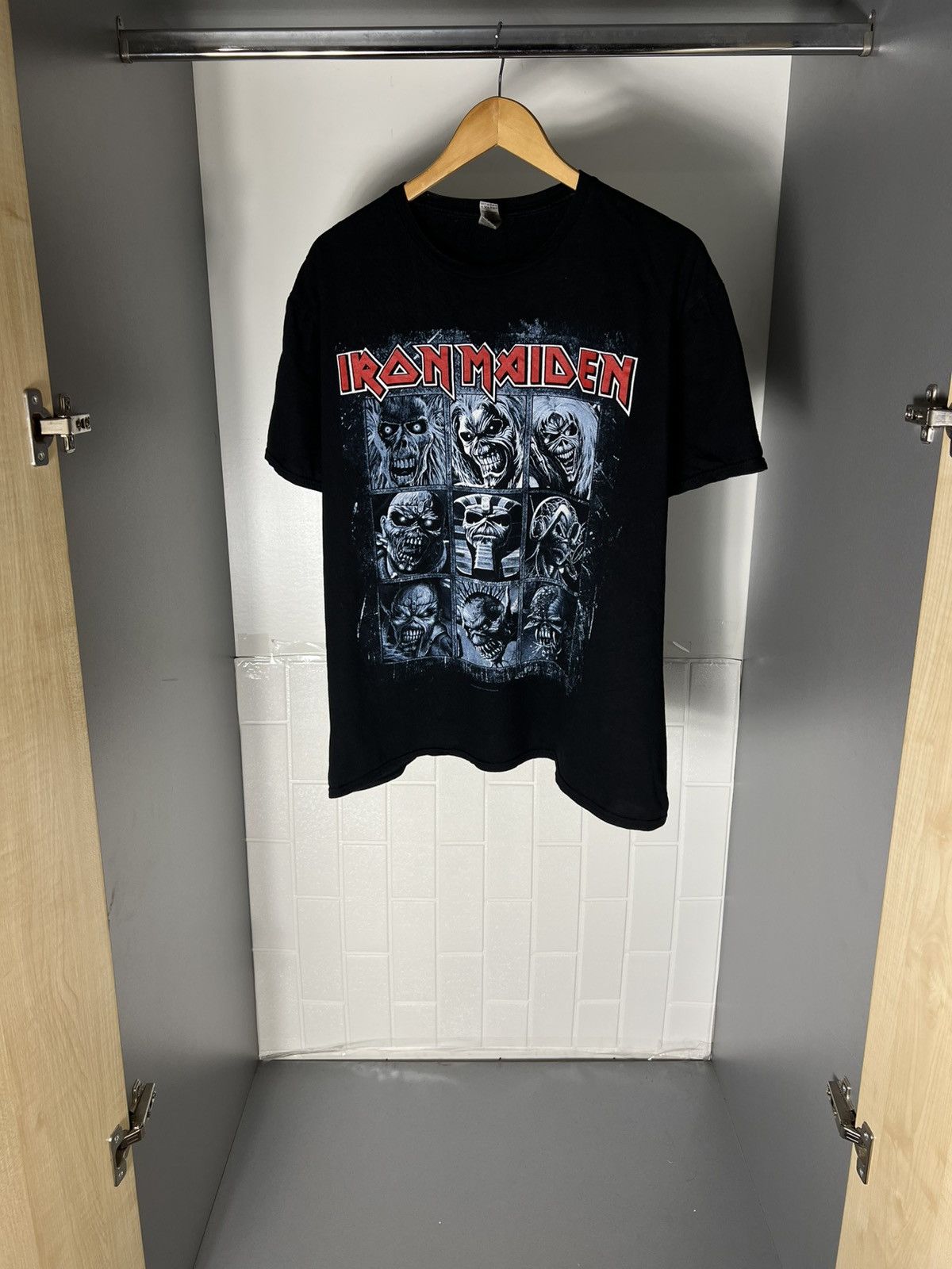 Band Tees VINTAGE IRON MAIDEN MONSTER WORLD TOUR ROCK T-SHIRT Y2K 90s Size US L / EU 52-54 / 3 - 2 Thumbnail