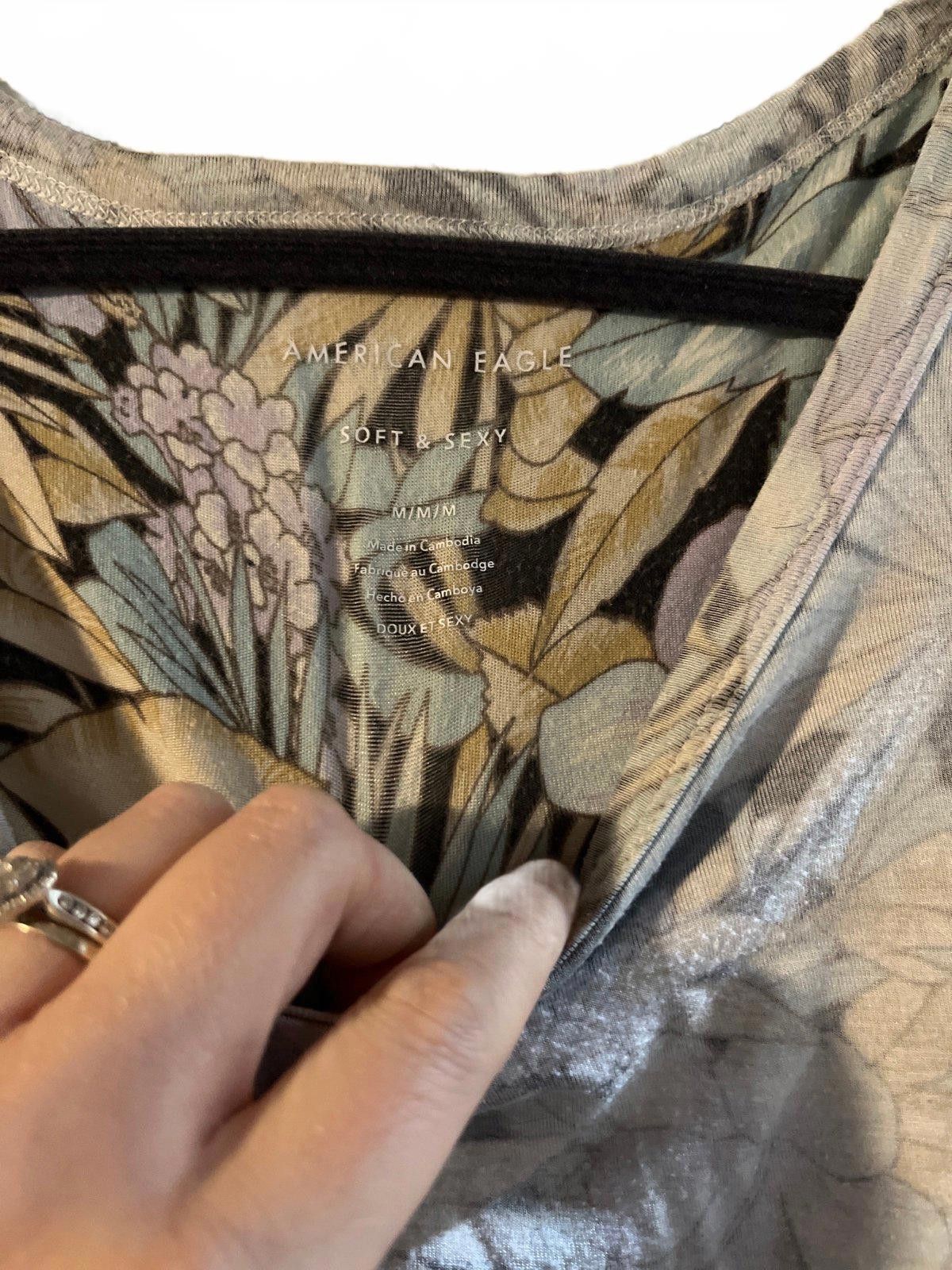 American Eagle Outfitters American Eagle Soft & Sexy Floral Crop Top Size M / US 6-8 / IT 42-44 - 2 Thumbnail