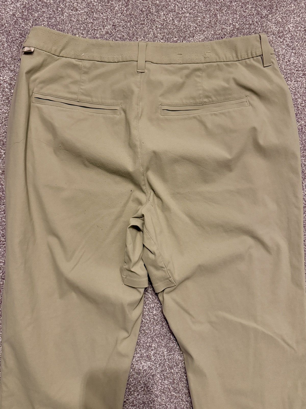Lululemon Lululemon Chino Khaki Pants (33) Size US 33 - 8 Thumbnail