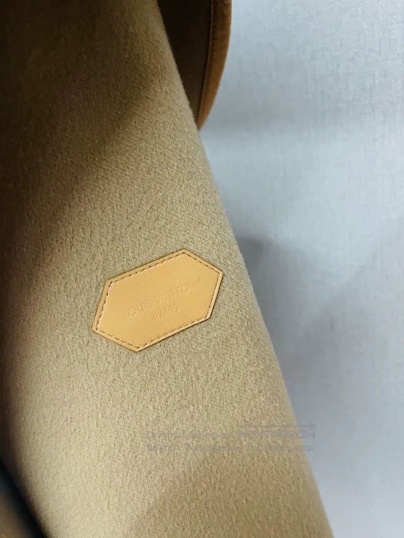 Louis Vuitton Louis Vuitton Cream tea logo bathrobe short coat Size XXS / US 00 / IT 34 - 4 Thumbnail