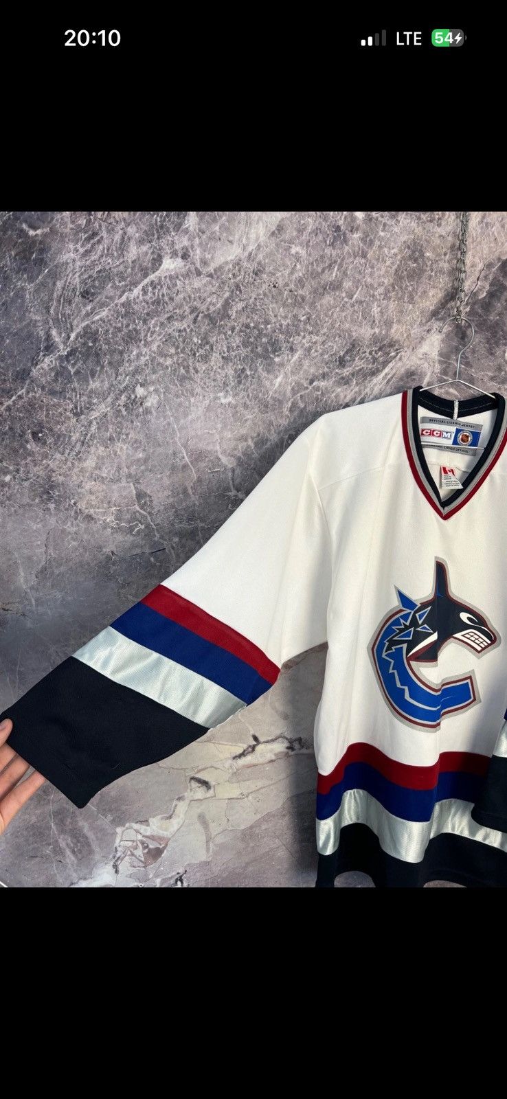 Ccm Vintage 90's CCM Vancouver Canucks NHL Jersey ! Size US M / EU 48-50 / 2 - 3 Thumbnail