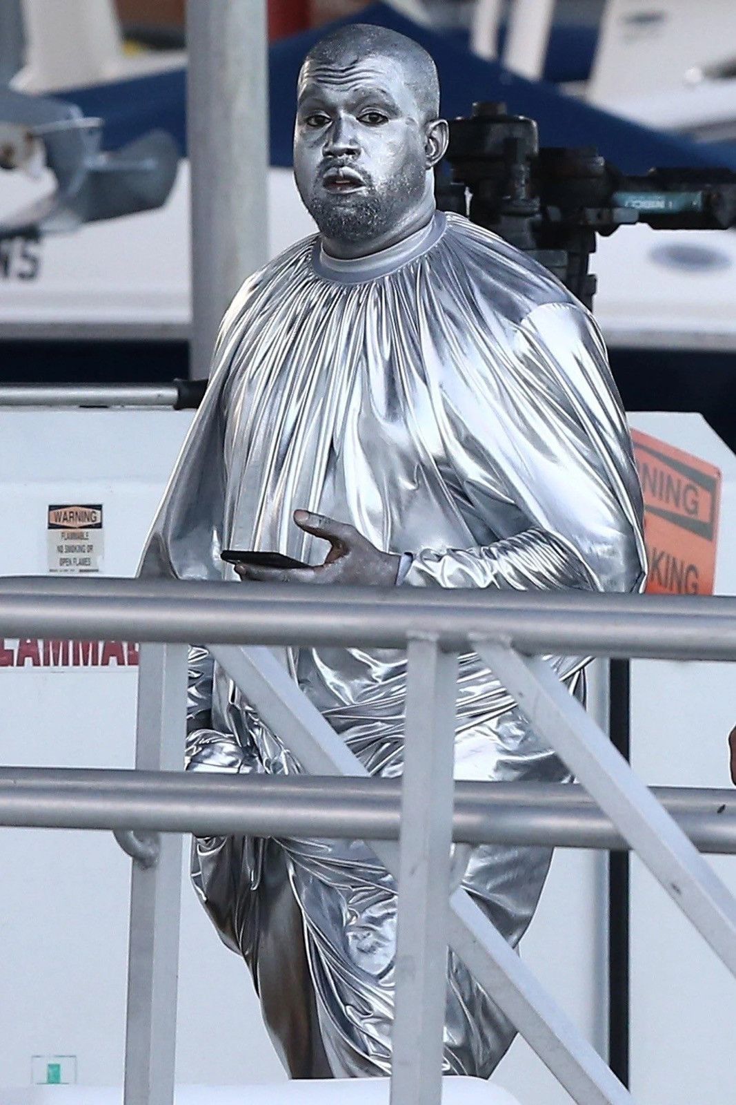 Kanye West × Los Angeles Apparel Kanye West "Mary"Opera Silver LAA Robe Sunday Service Sample Size US L / EU 52-54 / 3 - 2 Thumbnail