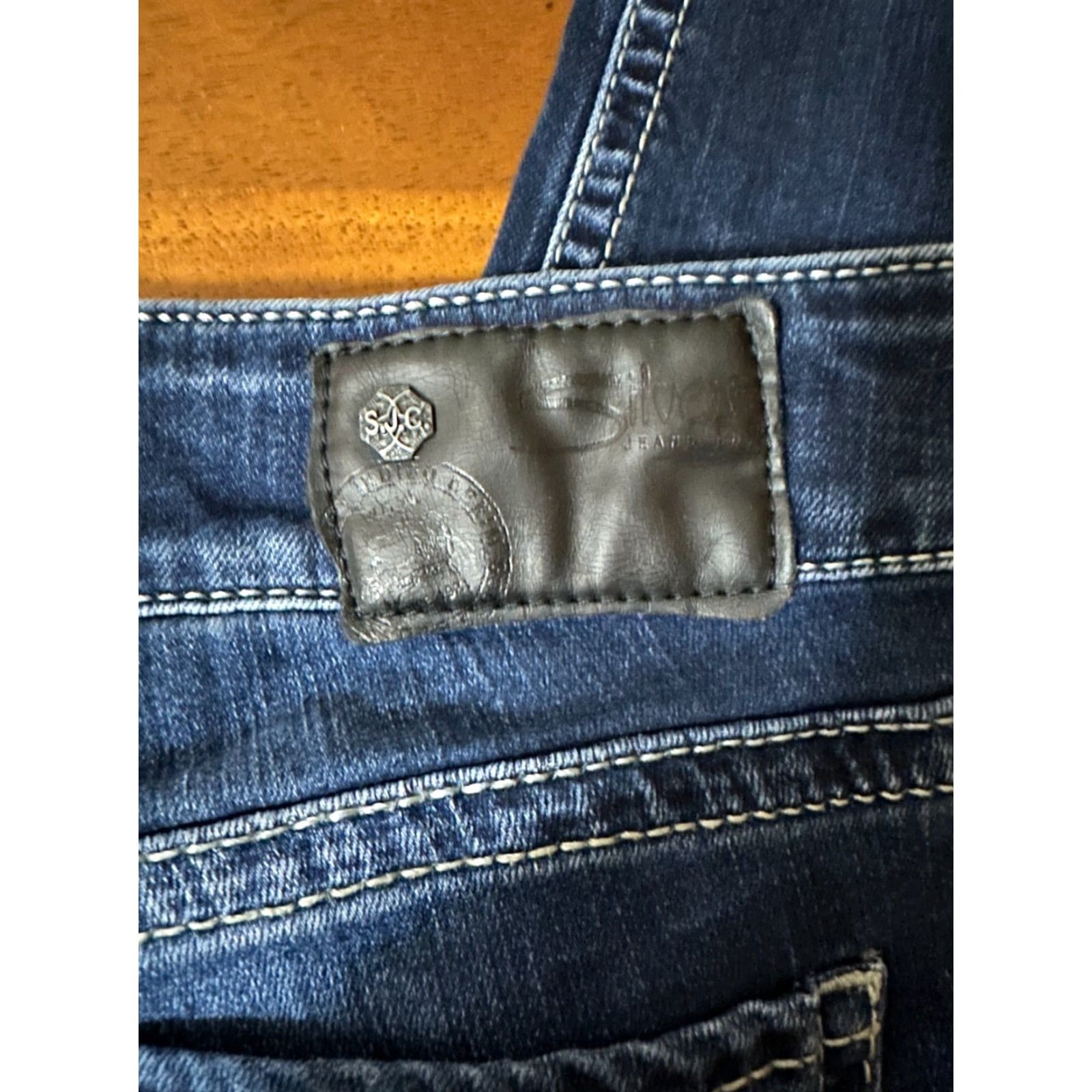 Silver Jeans Co. SILVER JEANS Suki Mid-Rise Capri Jeans Med Wash Stretch 28 x 22.5 Women Regular Denim Capri Jeans Size 28" / US 6 / IT 42 - 3 Thumbnail