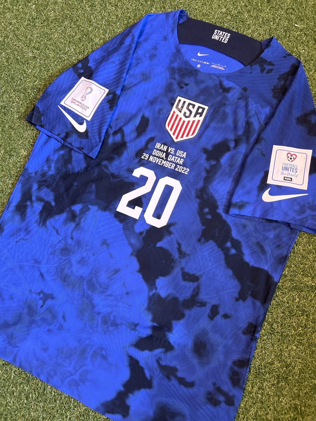 Nike 22/23 USA Carter-Vickers Away Shirt Size US L / EU 52-54 / 3 - 4 Thumbnail