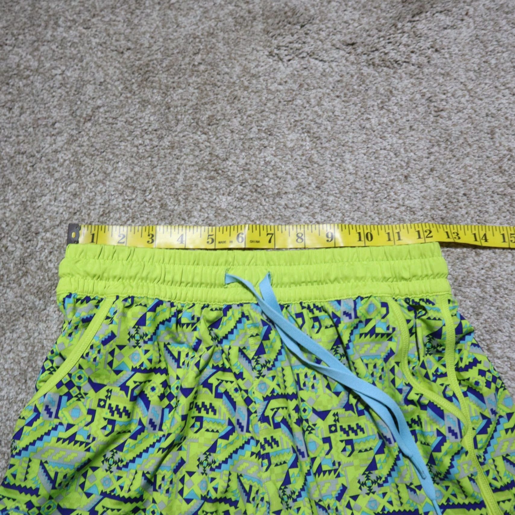 Under Armour Under Armour Shorts Womens S Multicolor Geometric Print Breathable Drawstring Quick Dry Running Gym Volleyball Size S Size 28" / US 6 / IT 42 - 5 Thumbnail