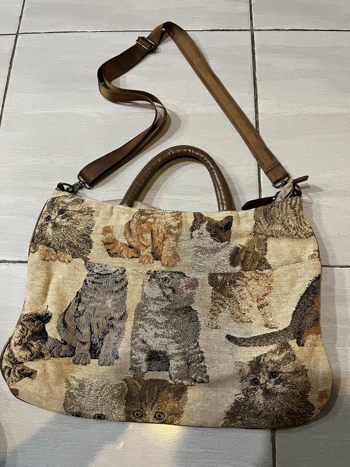Japanese Brand LEAD ART FULL GRAPHIC CAT SHOULDER BAG IFSIXWASNINE STYLE Size ONE SIZE - 1 Thumbnail
