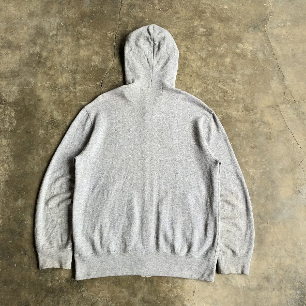 Comme des Garcons PLAY 🇯🇵AD 2017 Comme Des Garcons Play Small Hearts Ziphoodie Grey Size US L / EU 52-54 / 3 - 12 Thumbnail