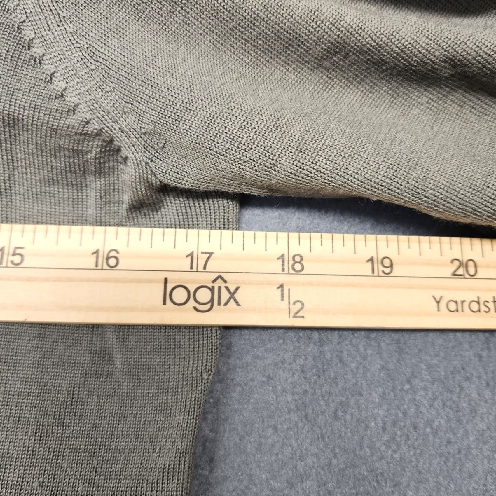 Vintage Keywords: Includes "Worth New York," "Womens," "P 100% Wool," "Lightweight Sweater," "Grey," "Tunic" - direct and specific Size S / US 4 / IT 40 - 4 Thumbnail