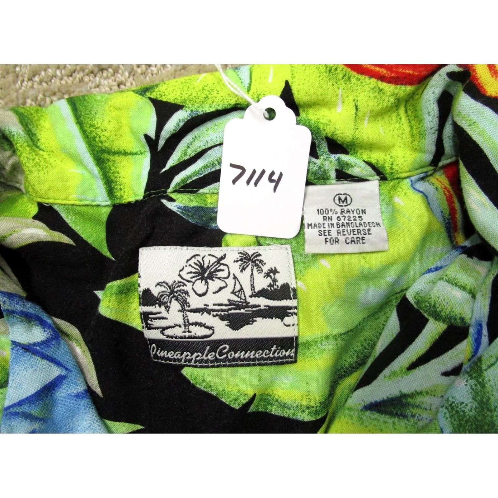 Vintage Pineapple Connection Shirt Medium Green Vintage Hawaiian Tropical Macaw Parrot Men’s Button-Up Short Sleeve Floral Size US M / EU 48-50 / 2 - 7 Thumbnail