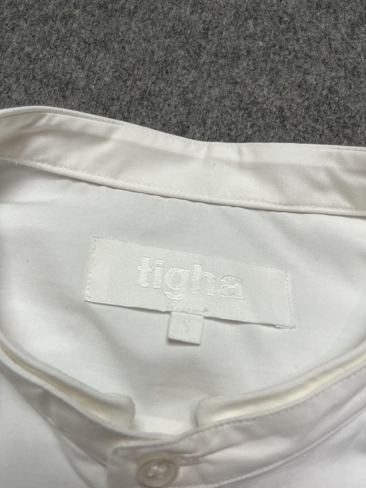 tigha Tigha white Classic NEW shirt Size US S / EU 44-46 / 1 - 4 Thumbnail