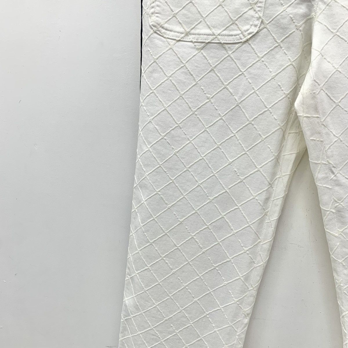 Chanel Chanel White Quilted Cotton Denim Pants K26WX Size 26" / US 2 / IT 38 - 4 Thumbnail