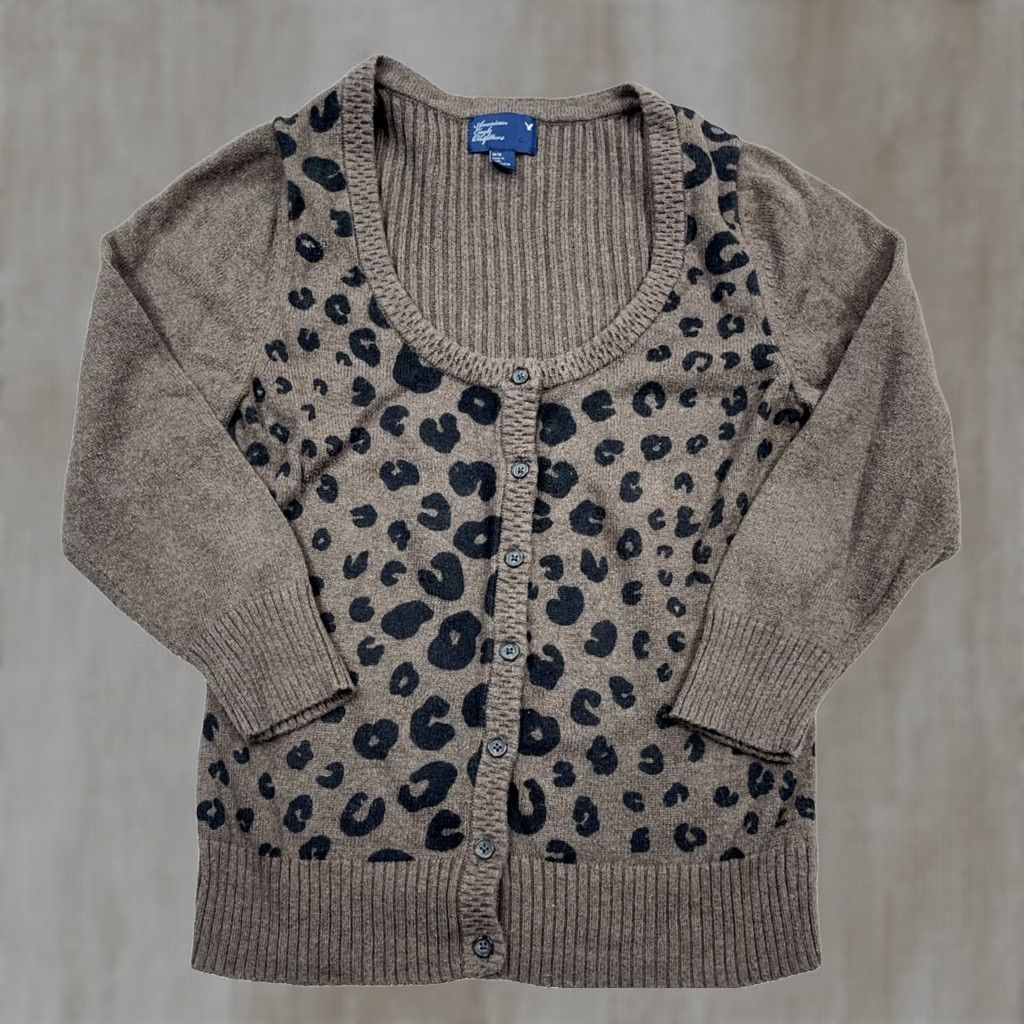American Eagle Outfitters Vintage American Eagle Sweater Women Medium Leopard Cheetah Y2K Cardigan Bella Size M / US 6-8 / IT 42-44 - 1 Thumbnail