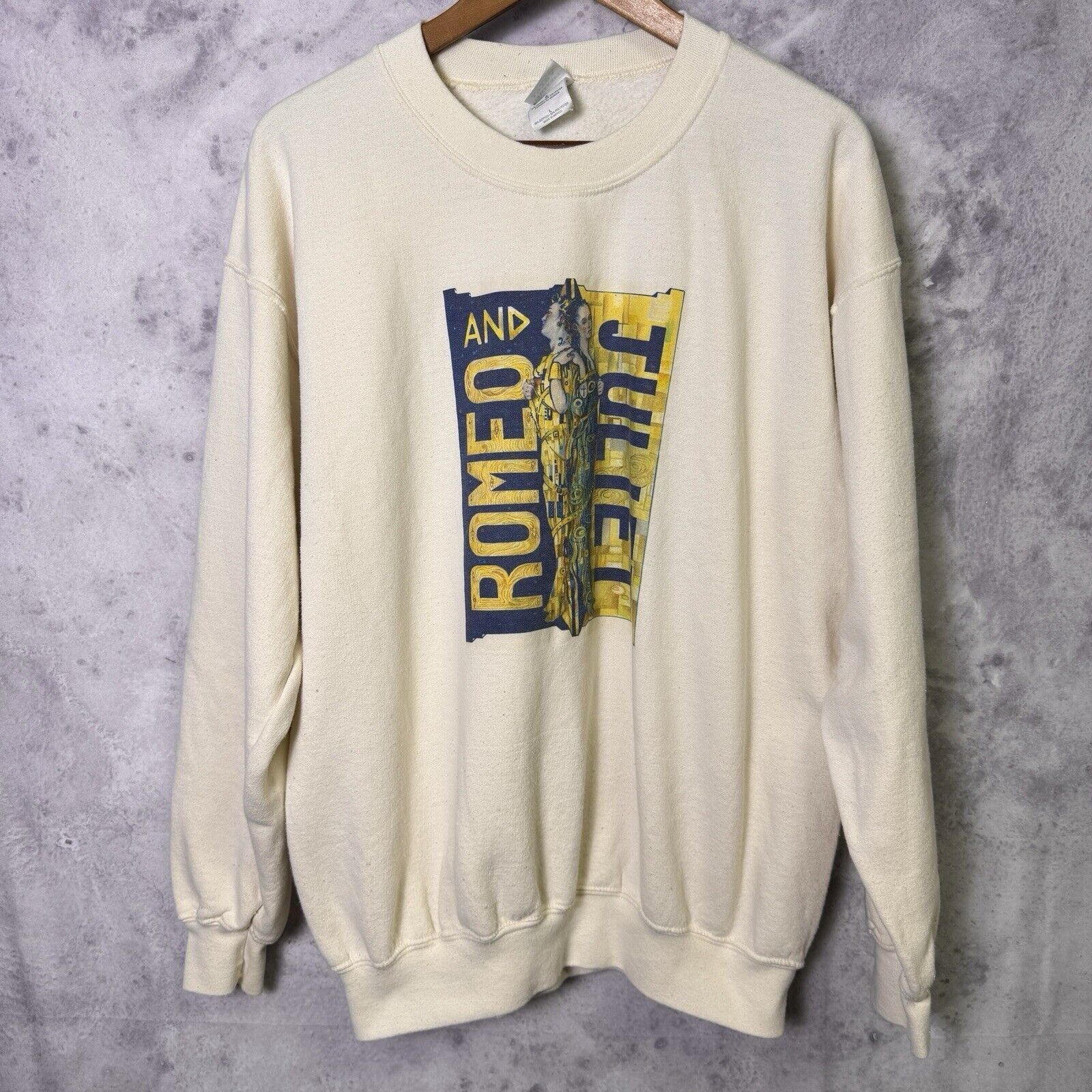 Vintage Vintage Romeo & Juliet Sweatshirt Adult Large White Crew Nec Size US L / EU 52-54 / 3 - 1 Thumbnail