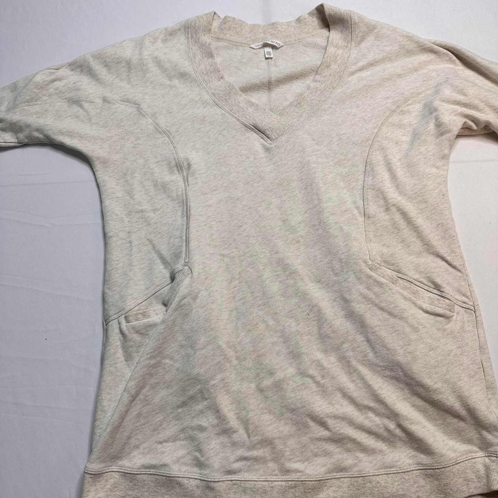 Victoria's Secret Victorias Secret Size Large Oversized Sweatshirt Cotton Size L / US 10 / IT 46 - 1 Thumbnail
