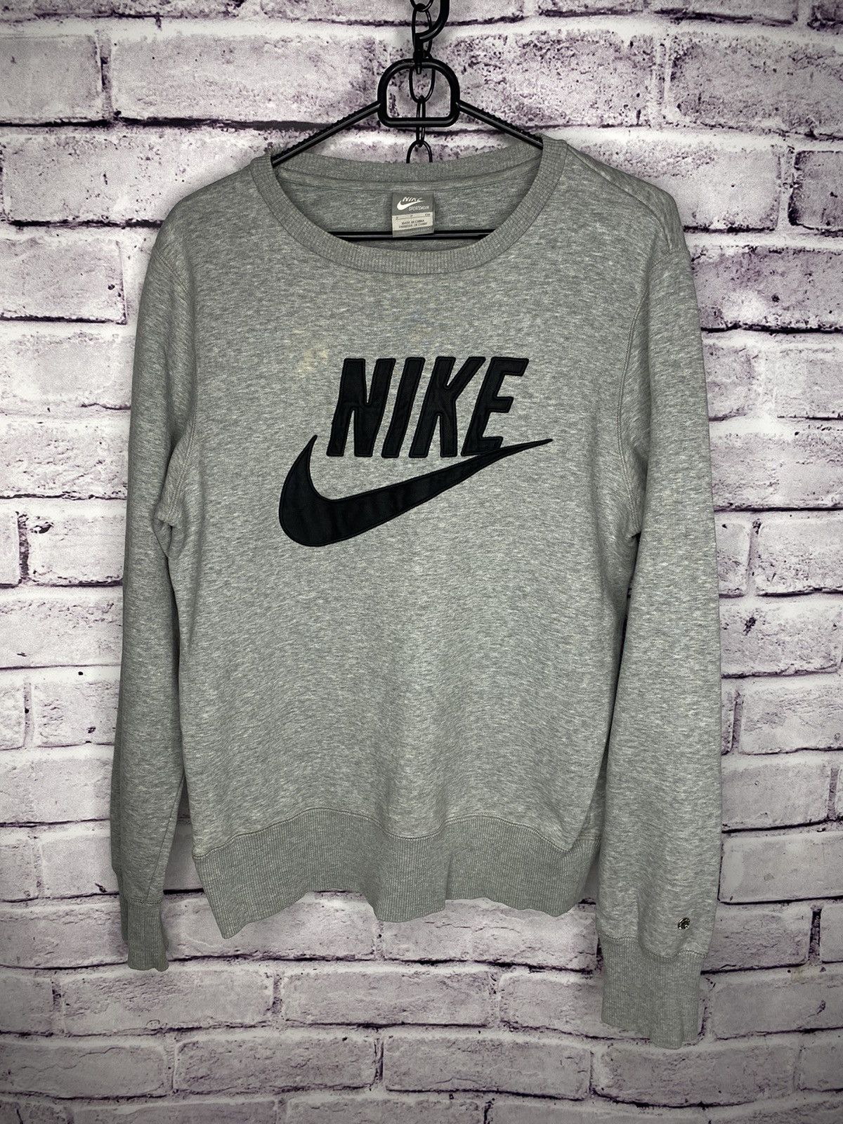 Vintage MENS vintage sweatshirt Nike y2k grey size S Size US S / EU 44-46 / 1 - 1 Thumbnail