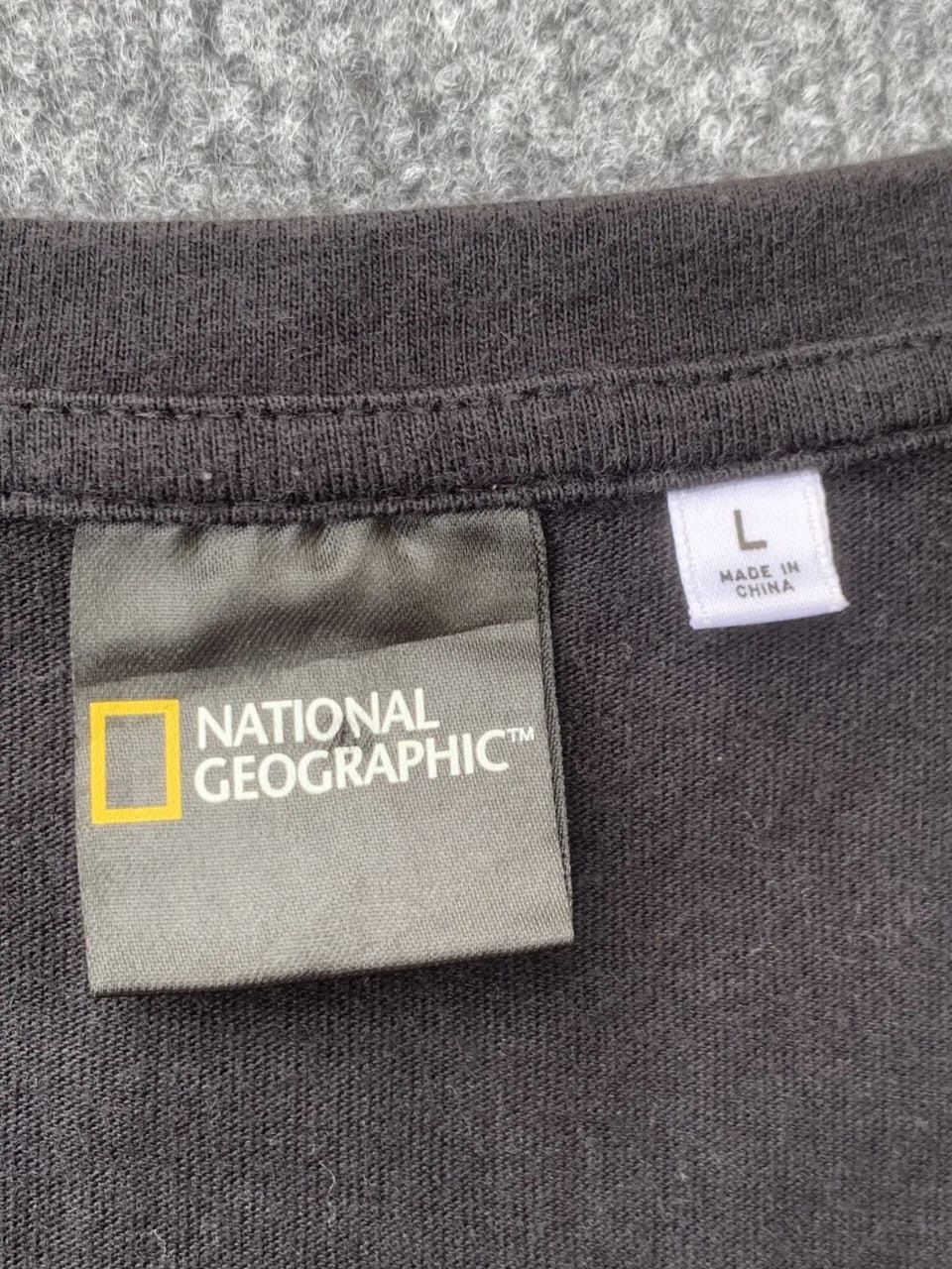 Japanese Brand NATIONAL GEOGRAPHIC V NECK TSHIRT. Size US L / EU 52-54 / 3 - 3 Thumbnail
