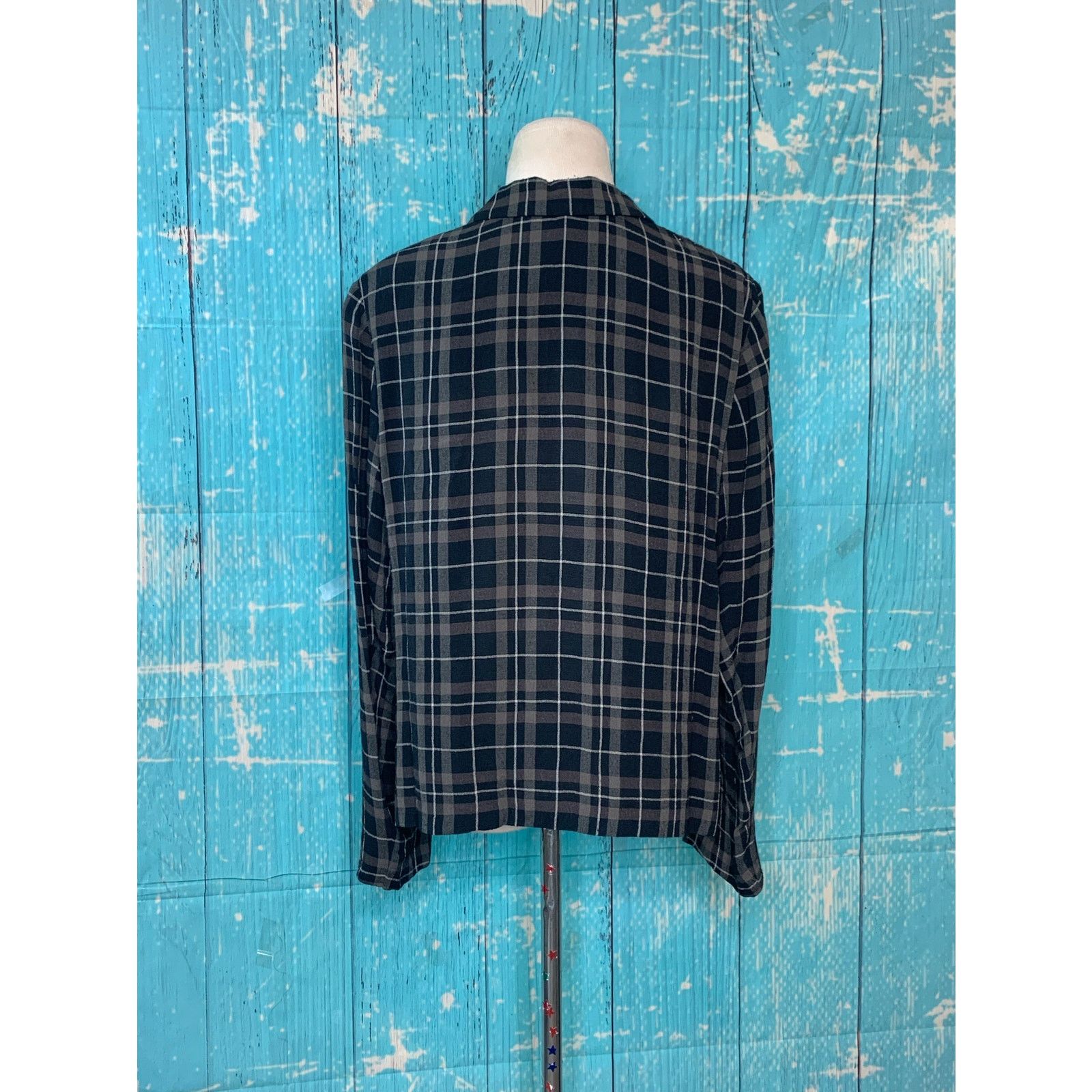 Liz Claiborne Liz Claiborne black gray plaid long sleeves blouse size MP Size M / US 6-8 / IT 42-44 - 2 Thumbnail