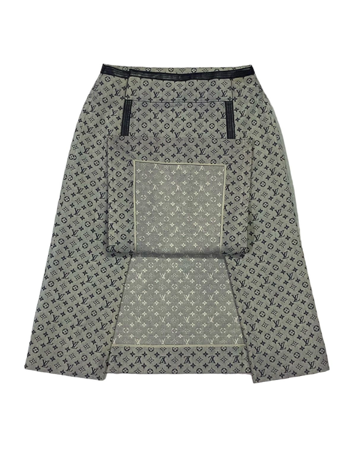 Louis Vuitton Vintage Louis Vuitton 2000 Runway Monogram Canvas Skirt Size 24" / US 00 / IT 34 - 23 Thumbnail