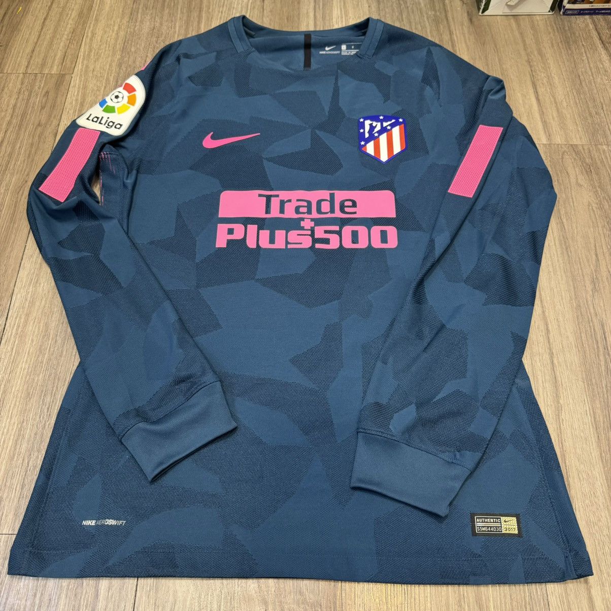 Atletico Madrid 17/18 player issue away shirt #7 Griezmann